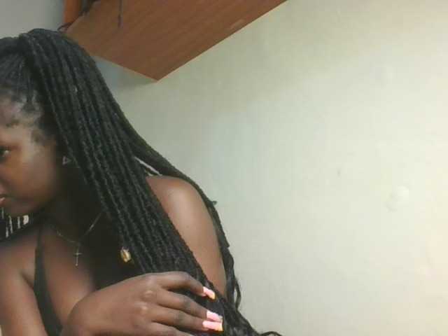 Sexykitten1 live cam on BongaCams
