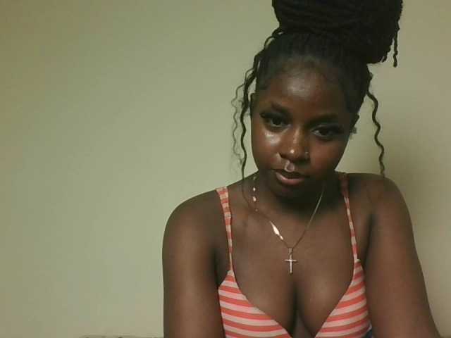 Sexykitten1 live cam on BongaCams