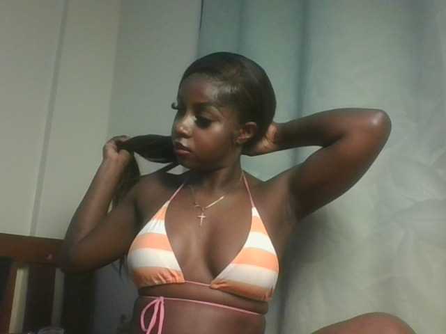 Sexykitten1 live cam on BongaCams