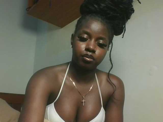 Sexykitten1 live cam on BongaCams