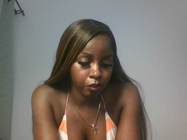 Sexykitten1 live cam on BongaCams