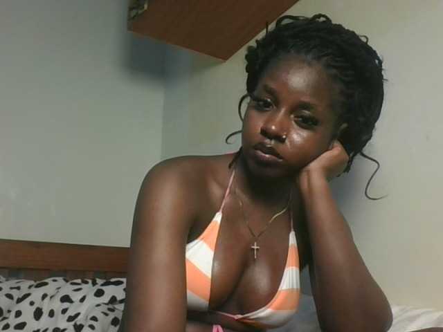 Sexykitten1 live cam on BongaCams
