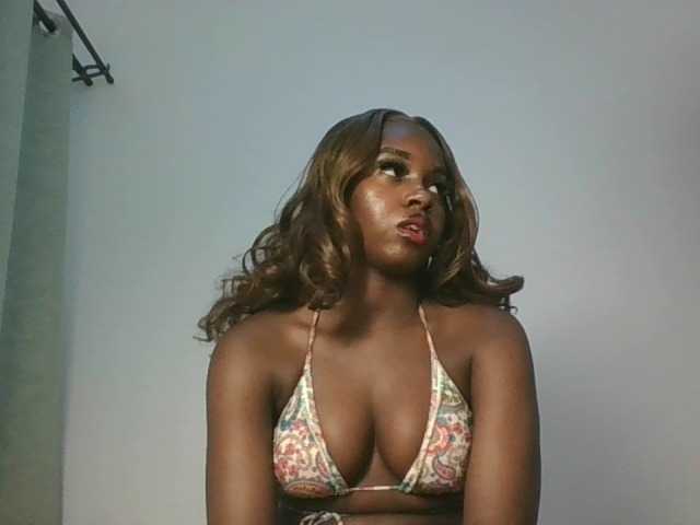 Sexykitten1 live cam on BongaCams
