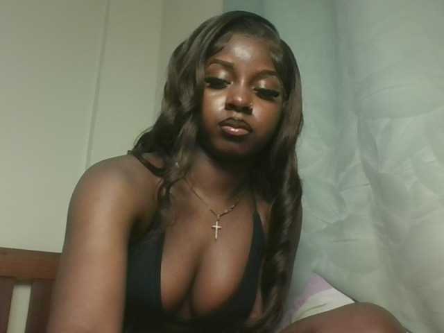 Sexykitten1 live cam on BongaCams