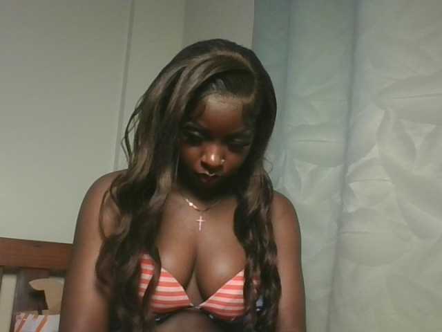 Sexykitten1 live cam on BongaCams