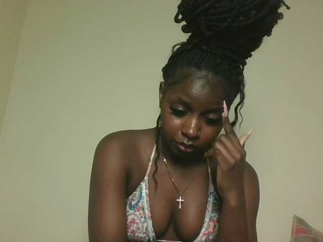 Sexykitten1 live cam on BongaCams