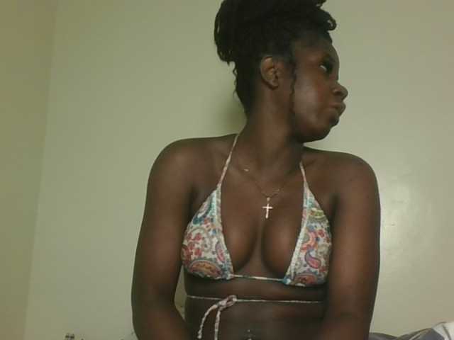 Sexykitten1 live cam on BongaCams