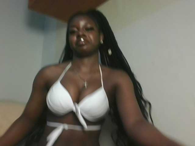 Sexykitten1 live cam on BongaCams