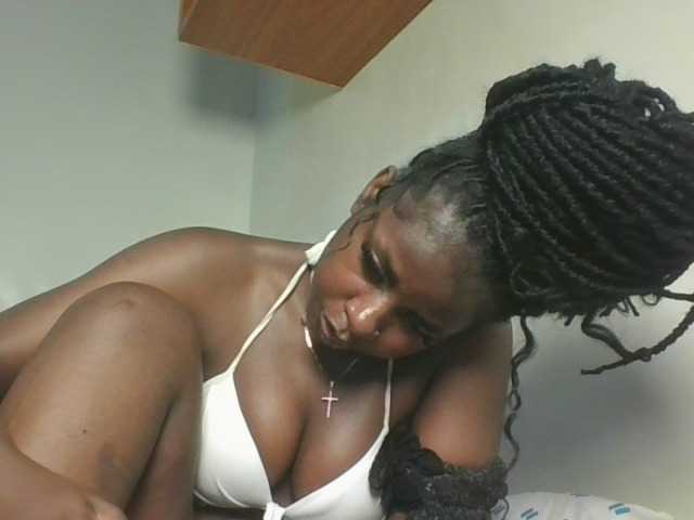 Sexykitten1 live cam on BongaCams