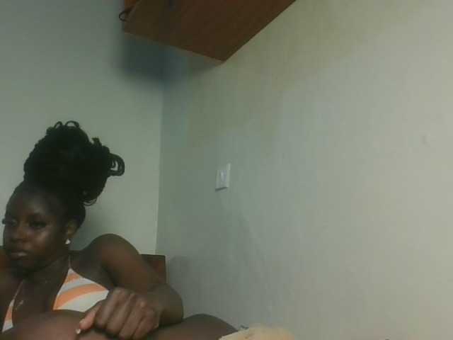 Sexykitten1 live cam on BongaCams