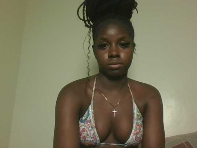 Sexykitten1 live cam on BongaCams