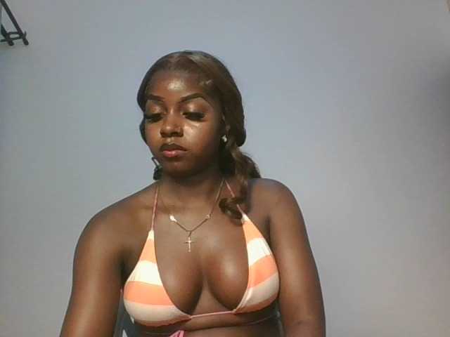 Sexykitten1 live cam on BongaCams