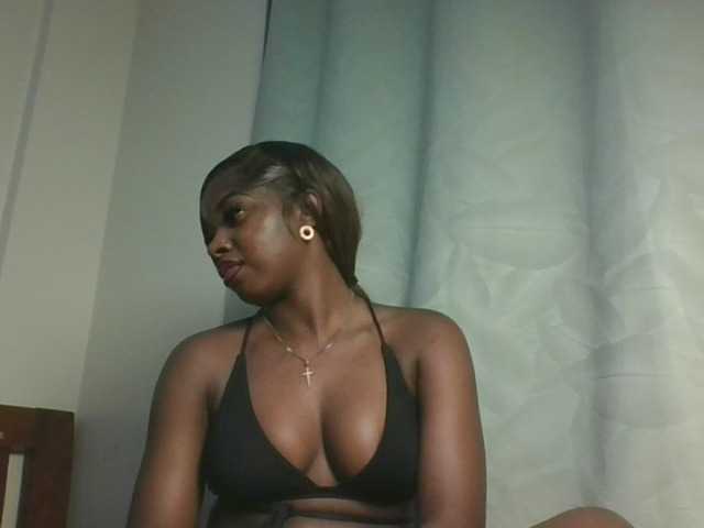 Sexykitten1 live cam on BongaCams