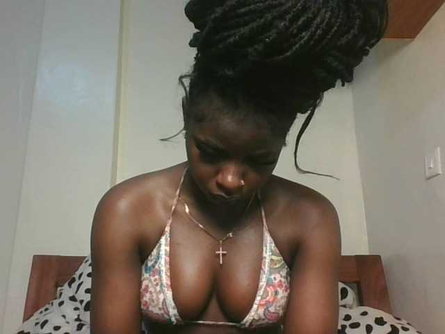 Sexykitten1 live cam on BongaCams
