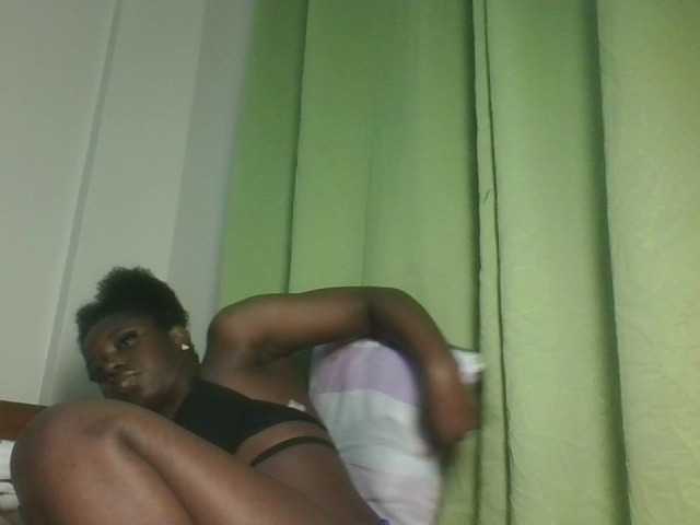Sexykitten1 live cam on BongaCams