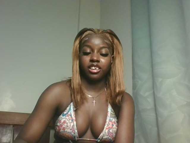 Sexykitten1 live cam on BongaCams