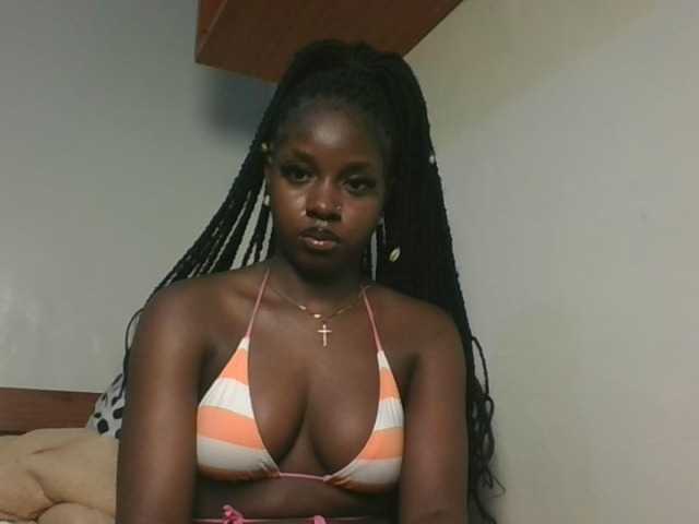 Sexykitten1 live cam on BongaCams