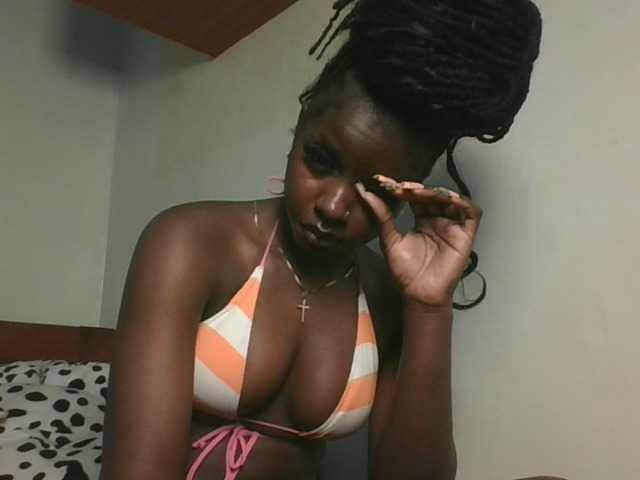 Sexykitten1 live cam on BongaCams