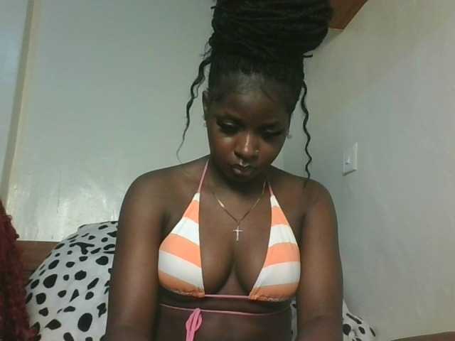 Sexykitten1 live cam on BongaCams