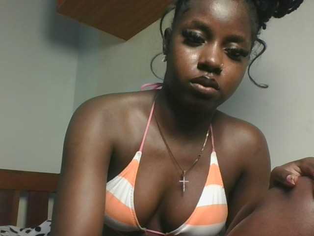Sexykitten1 live cam on BongaCams