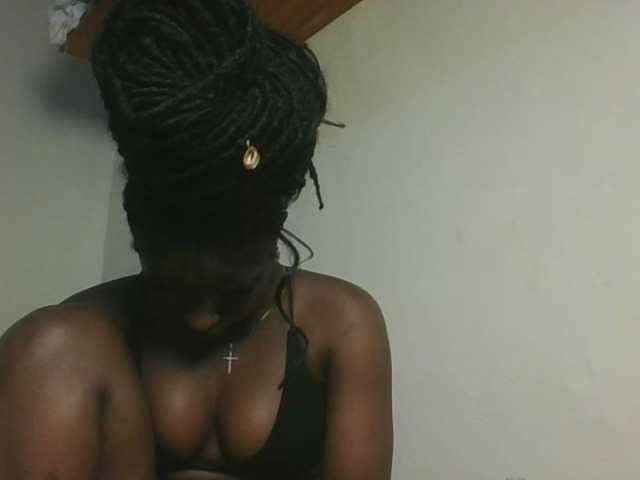 Sexykitten1 live cam on BongaCams