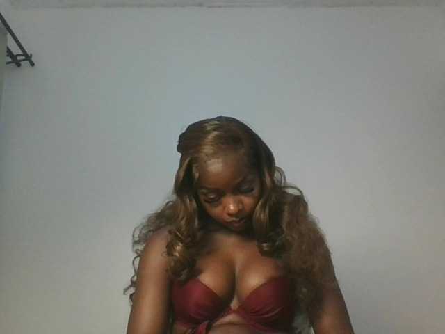 Sexykitten1 live cam on BongaCams