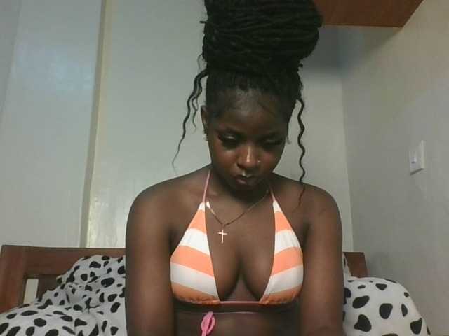 Sexykitten1 live cam on BongaCams