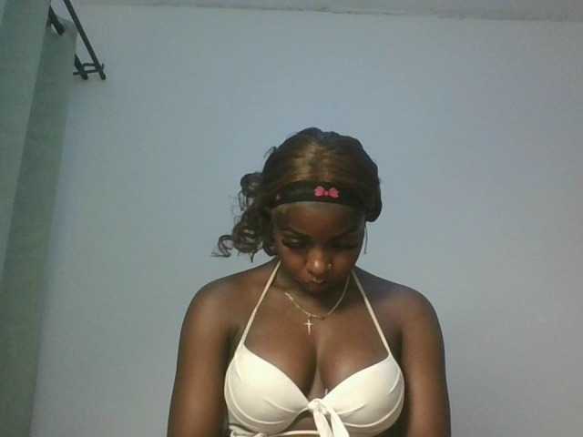 Sexykitten1 live cam on BongaCams