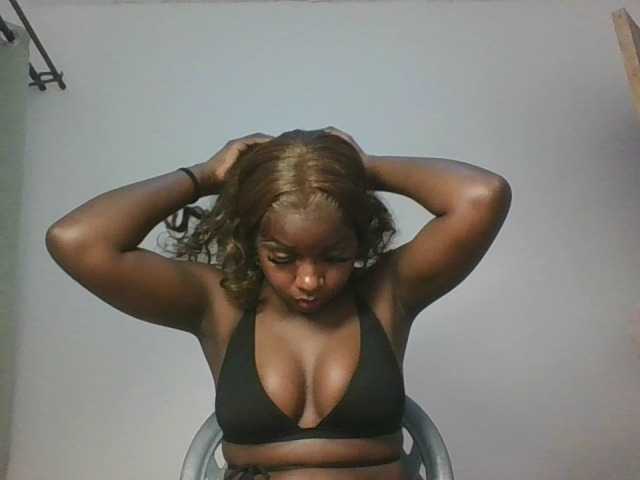 Sexykitten1 live cam on BongaCams