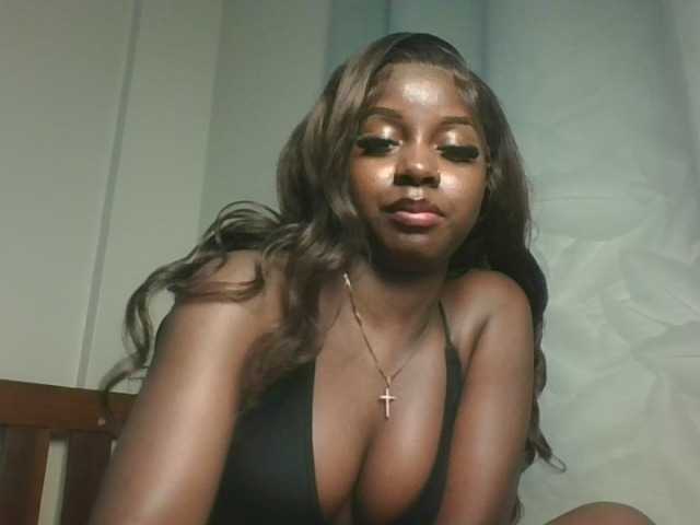 Sexykitten1 live cam on BongaCams