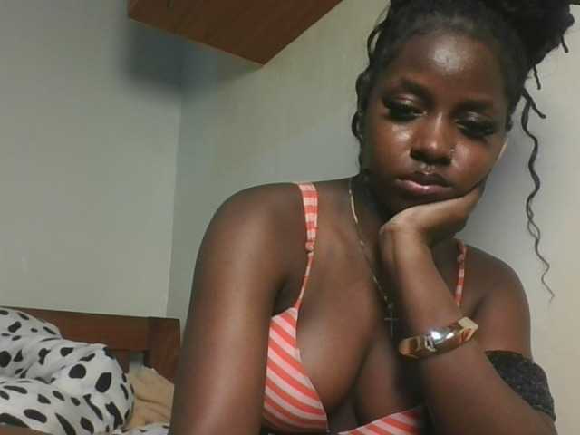 Sexykitten1 live cam on BongaCams