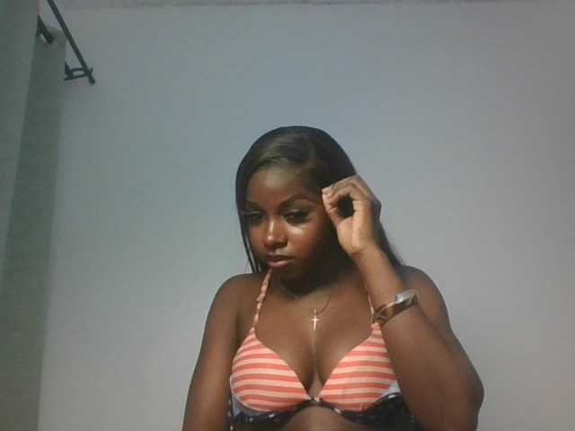 Sexykitten1 live cam on BongaCams