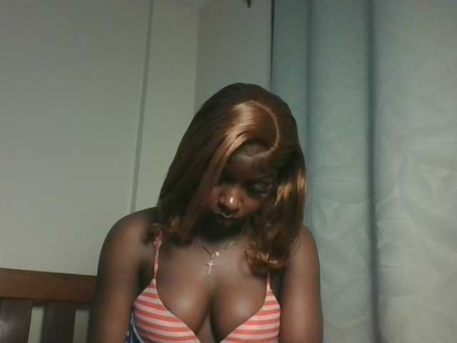 Sexykitten1 live cam on BongaCams