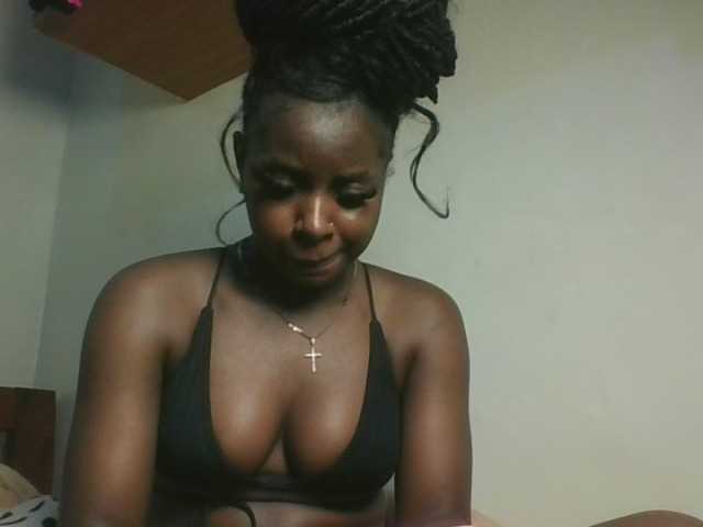 Sexykitten1 live cam on BongaCams