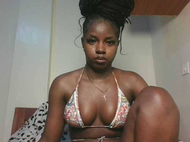 Sexykitten1 live cam on BongaCams
