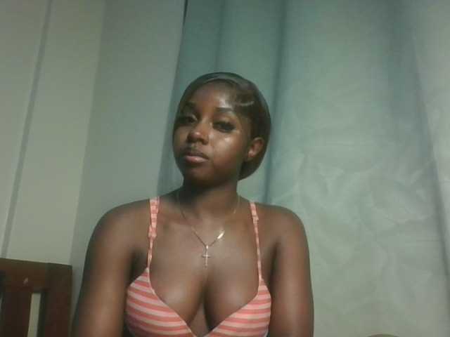 Sexykitten1 live cam on BongaCams
