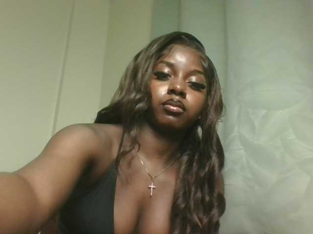 Sexykitten1 live cam on BongaCams