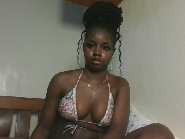 Sexykitten1 live cam on BongaCams
