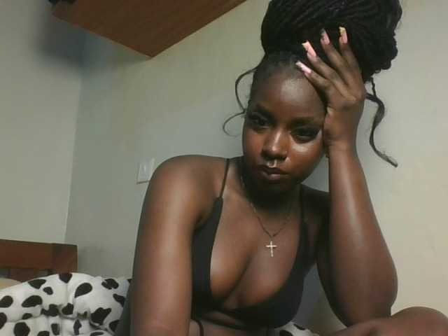 Sexykitten1 live cam on BongaCams