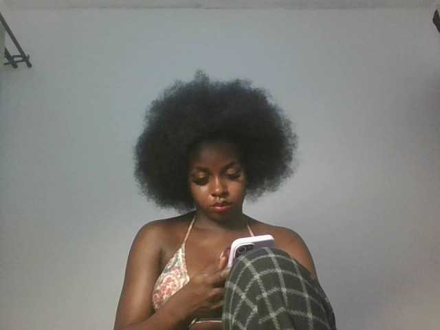 Sexykitten1 live cam on BongaCams