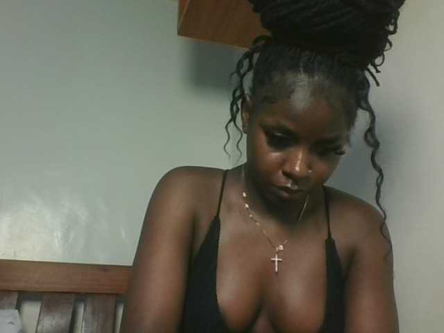 Sexykitten1 live cam on BongaCams