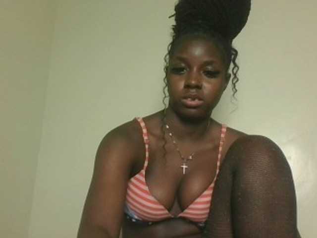 Sexykitten1 live cam on BongaCams