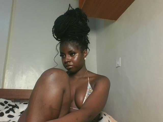 Sexykitten1 live cam on BongaCams