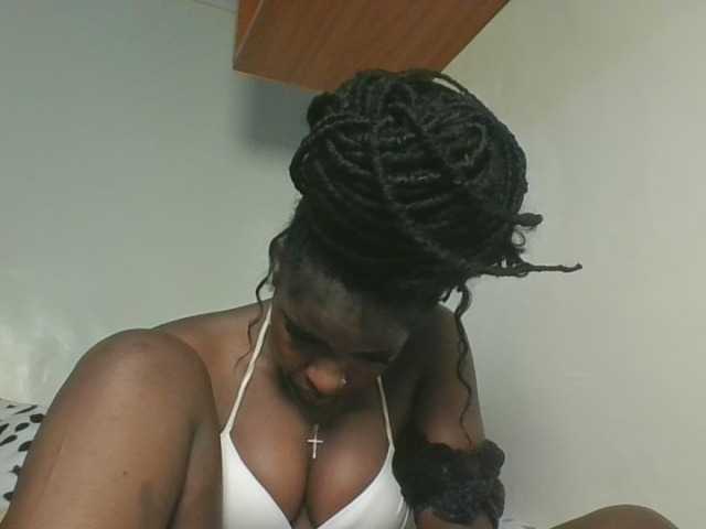 Sexykitten1 live cam on BongaCams