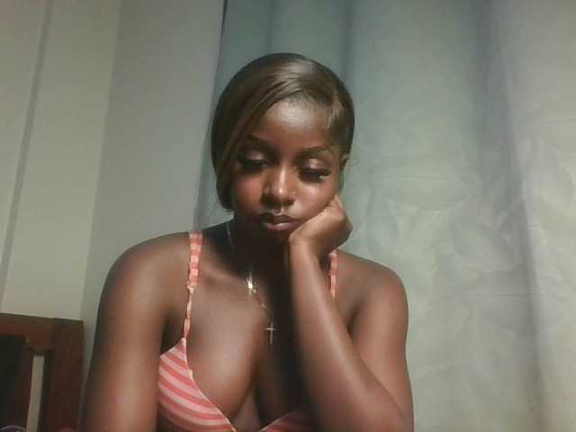 Sexykitten1 live cam on BongaCams