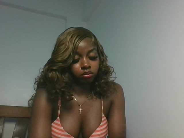 Sexykitten1 live cam on BongaCams