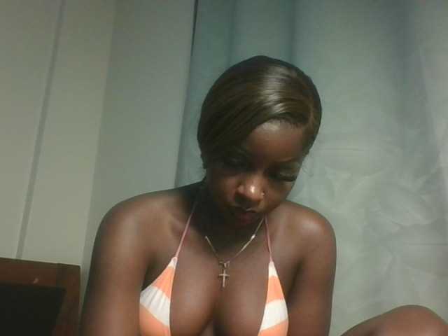 Sexykitten1 live cam on BongaCams