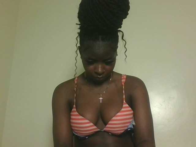 Sexykitten1 live cam on BongaCams