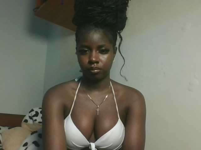 Sexykitten1 live cam on BongaCams