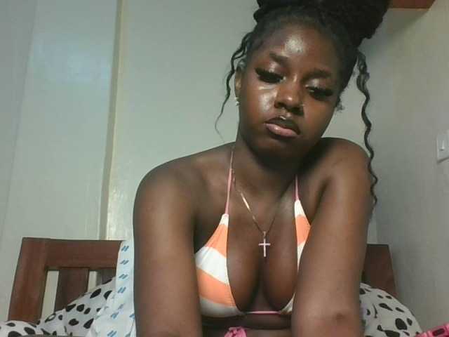 Sexykitten1 live cam on BongaCams
